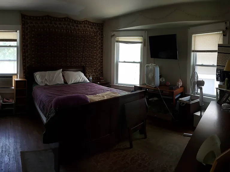 1004 Harvard St — Photo 7