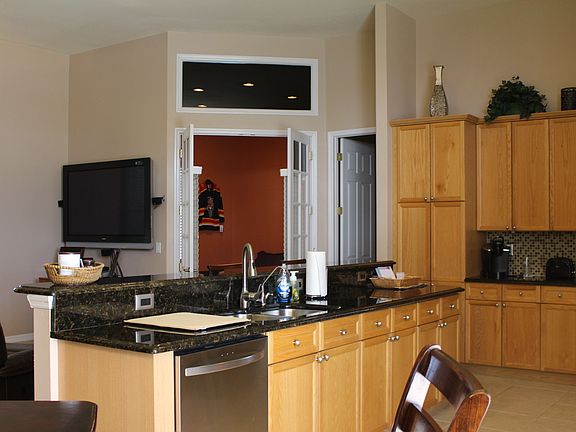 4th image of 522 SE 13th St