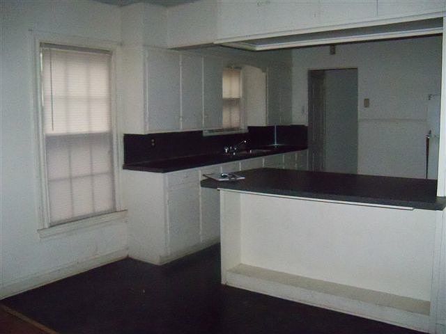 2nd image of 2211-2213 Parrott Ave