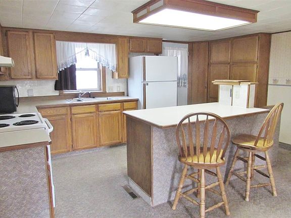 3rd image of 104 N Crystal Ave