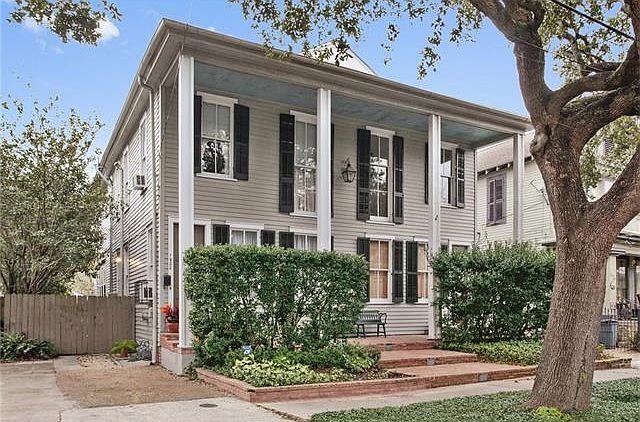 1st image of 1822 Valence St
