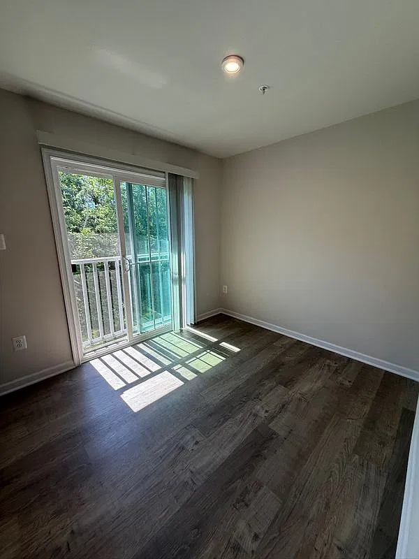 3 bed, 2.5 bath, 1700 sqft, $1,995 — Photo 4