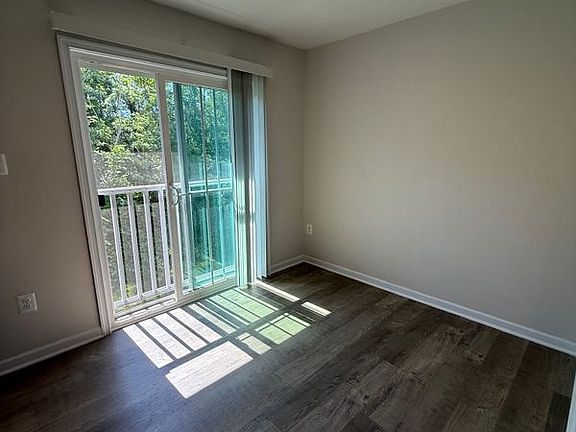 4th image of 202 Red Bill Ln