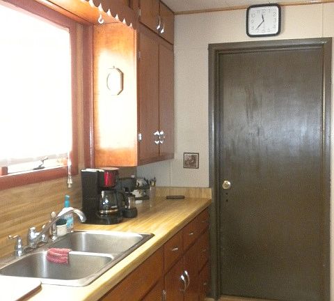 4th image of 391 Southwest St
