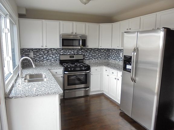 5th image of 226 Beaconridge Dr