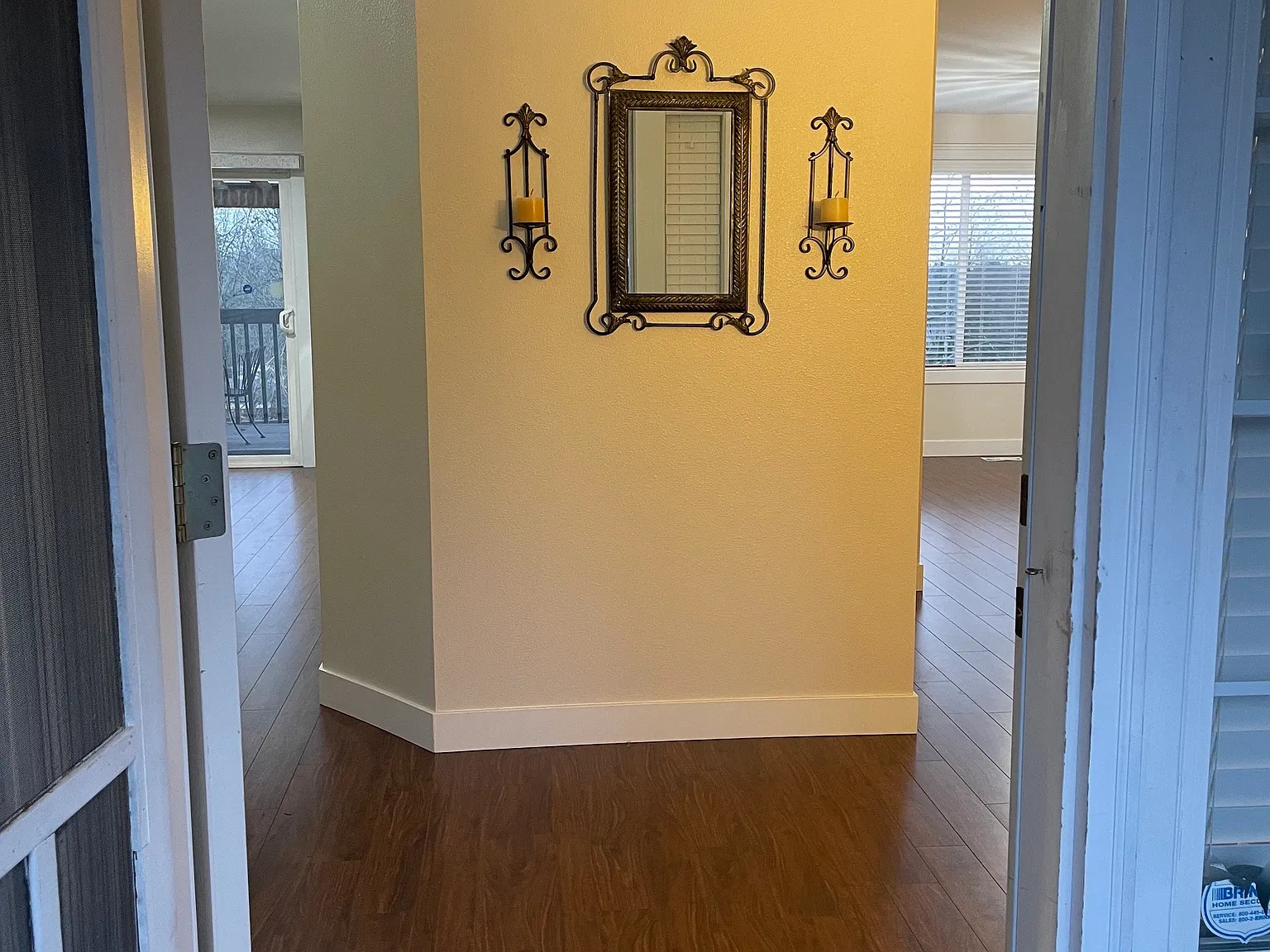 3 bed, 2.5 bath, 1660 sqft, $3,350 — Photo 2