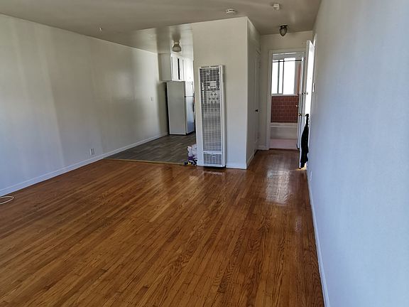 3rd image of 1411 32nd Ave