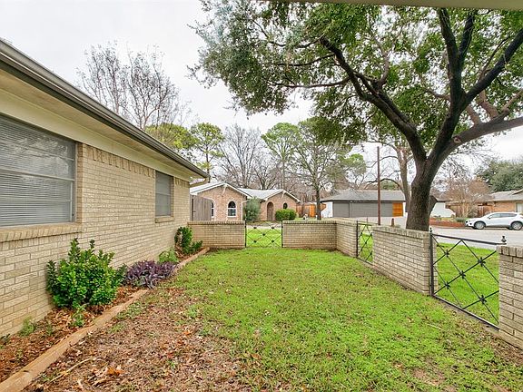 5th image of 1701 Manchester Dr