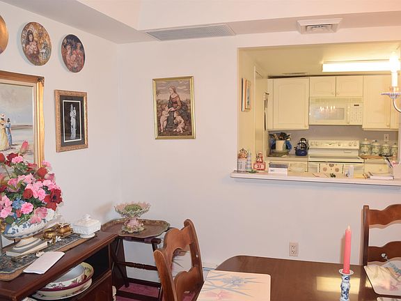 4th image of 500 Bay Ave APT 501S