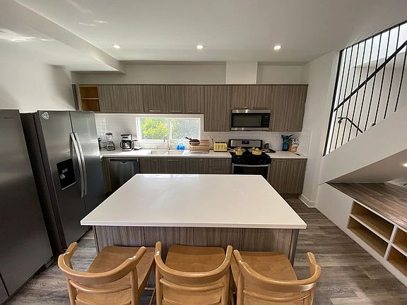 2nd image of 816 N Hobart Blvd #816