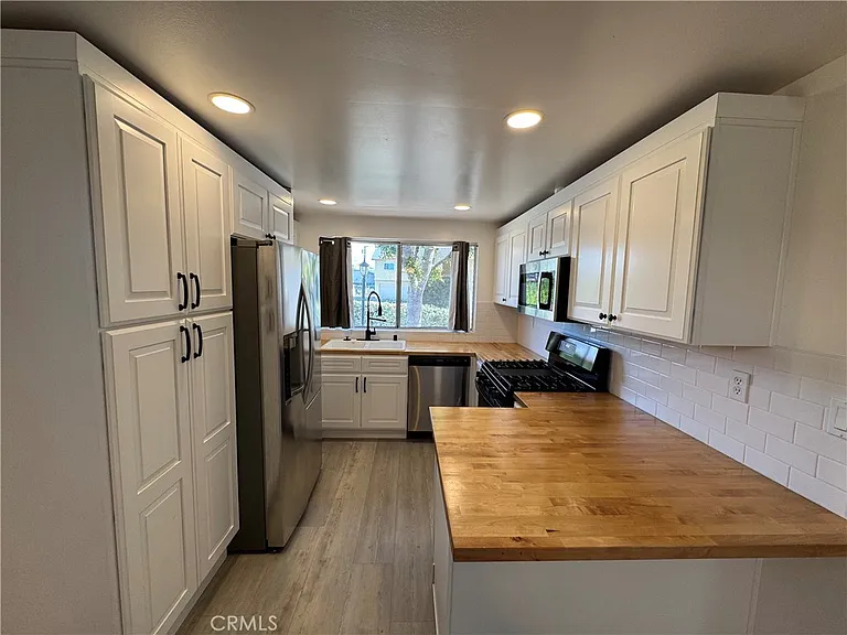 8435 Columbus Ave #17 — Photo 7