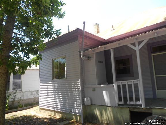 3rd image of 630 Barrett Pl