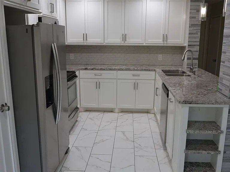2379 Briarwest Blvd #25 — Photo 7