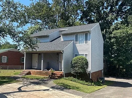 2 bed, 1.5 bath, 1038 sqft, $1,300 — Photo 1