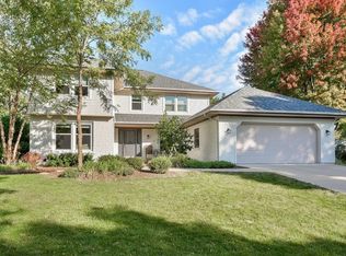 910 Appomattox Cir, Naperville, IL 60540
