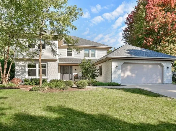 910 Appomattox Cir, Naperville, IL 60540