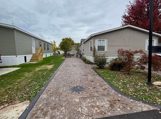 29636 Cambridge Ct, Chesterfield Township, MI 48051