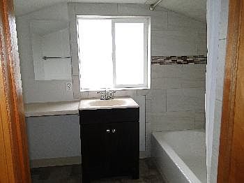 5th image of 1120 E Pioneer #A