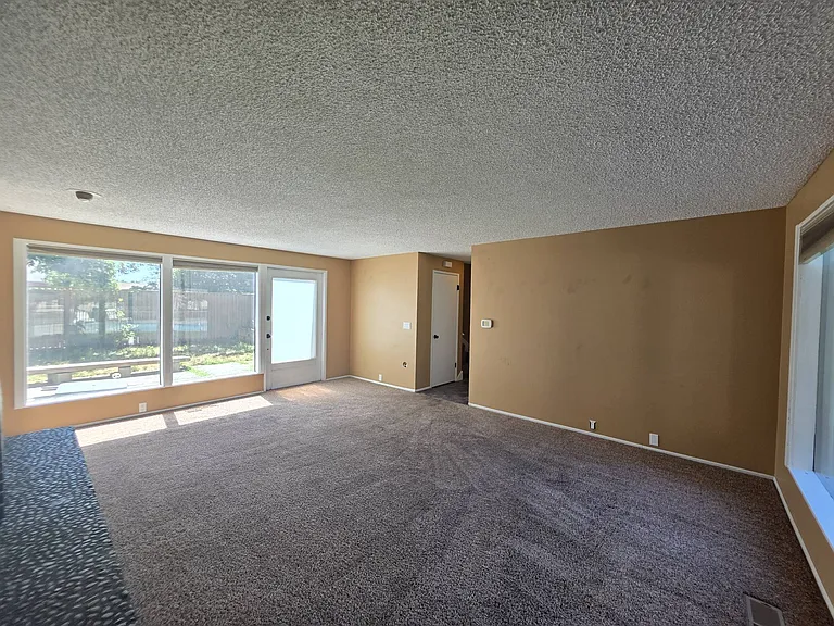 1623 Mowry Sq #1 — Photo 6