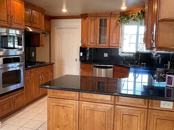 4th image of 8402 Trinette Dr