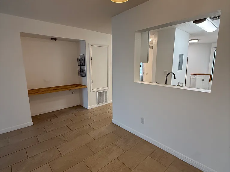 2254 Grenwich Ave #2254 — Photo 6