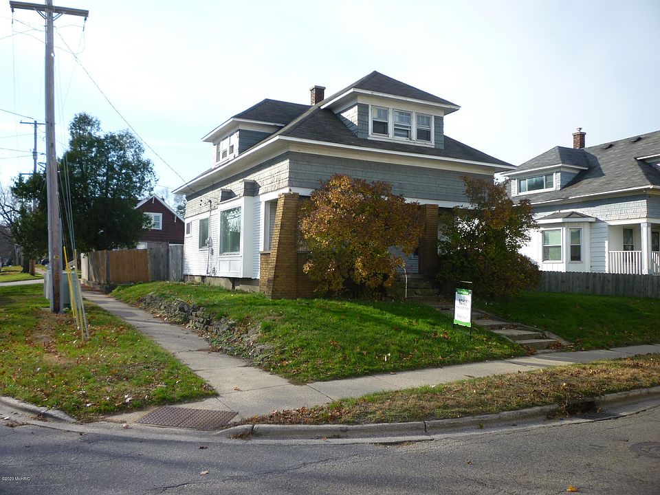 1st image of 850 Burton St SW