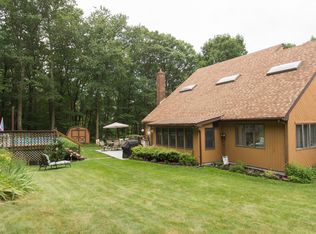 9 Laurel Dr, Hardyston, NJ 07460