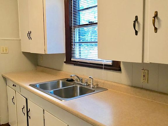 2nd image of 318 West St