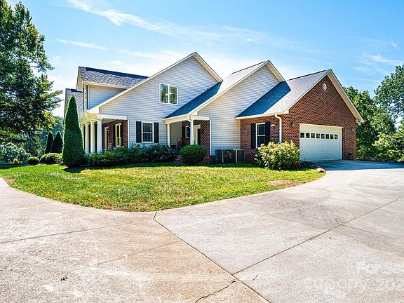 4th image of 120 Harbortown Dr