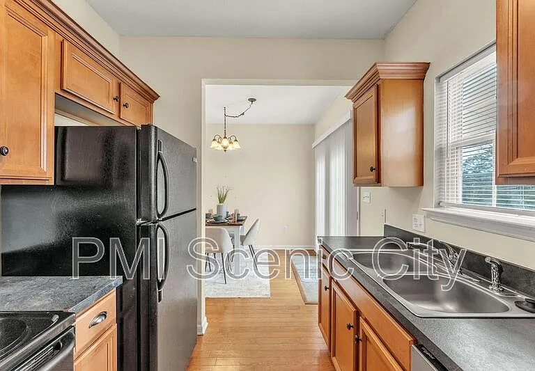 3721 Keri Ln NE — Photo 6
