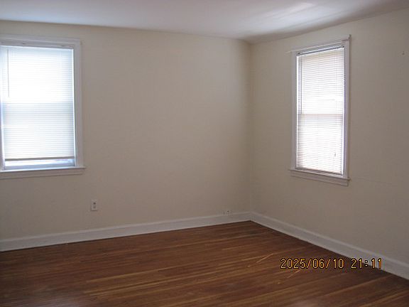 4th image of 208 Pilgrim Ln #B