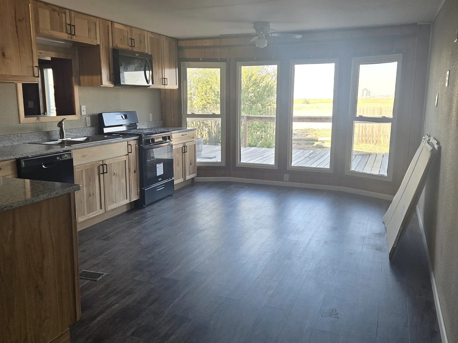 4 bed, 1968 sqft, $1,400 — Photo 3