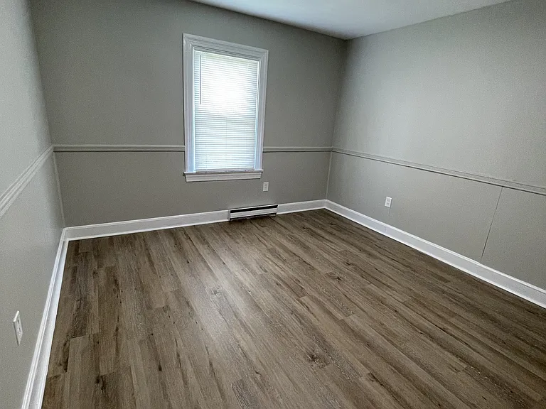 122 Marshall St — Photo 9