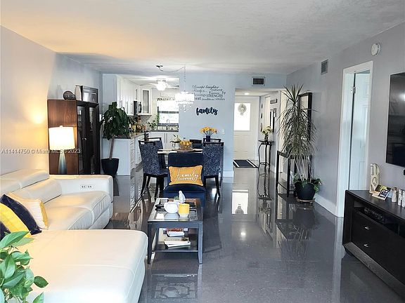 3rd image of 10207 Sunrise Lakes Blvd APT 106
