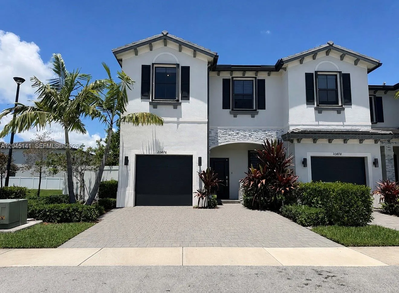 Vista Lago — Photo 1