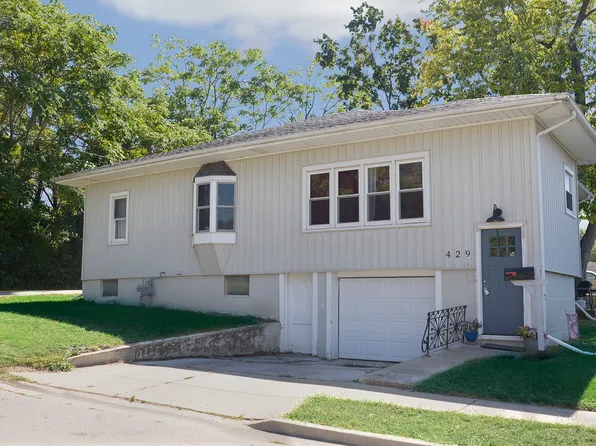 429 E 1st St, Oglesby, IL 61348
