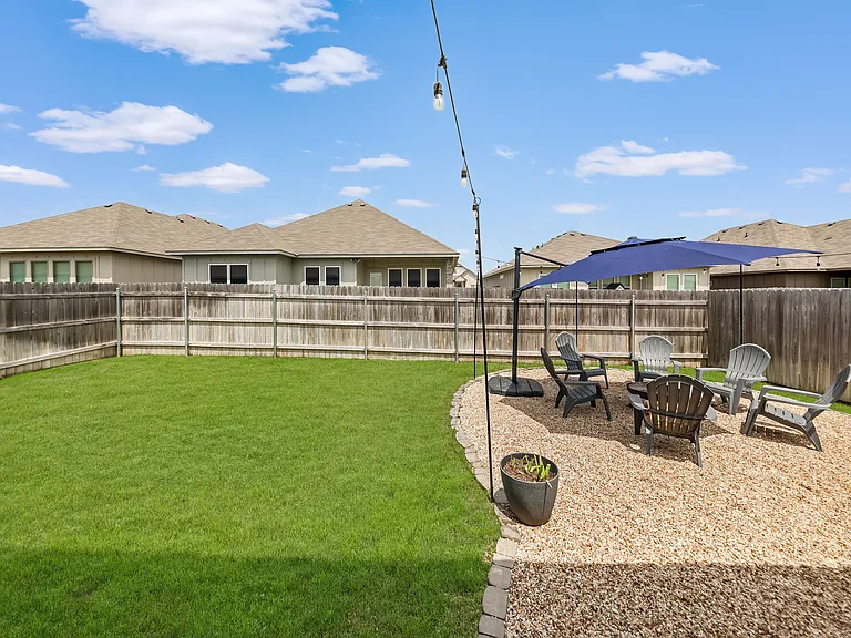 612 Pipe Creek Dr — Photo 28
