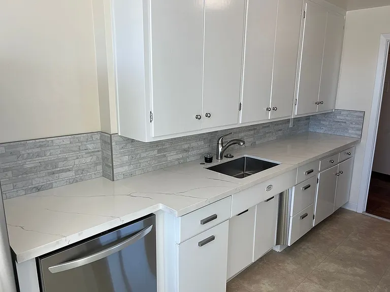 1000 Green St #502 — Photo 8