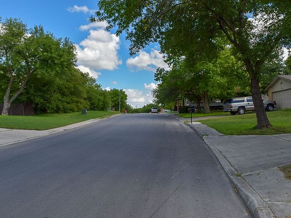 4th image of 10538 Louisburg Dr