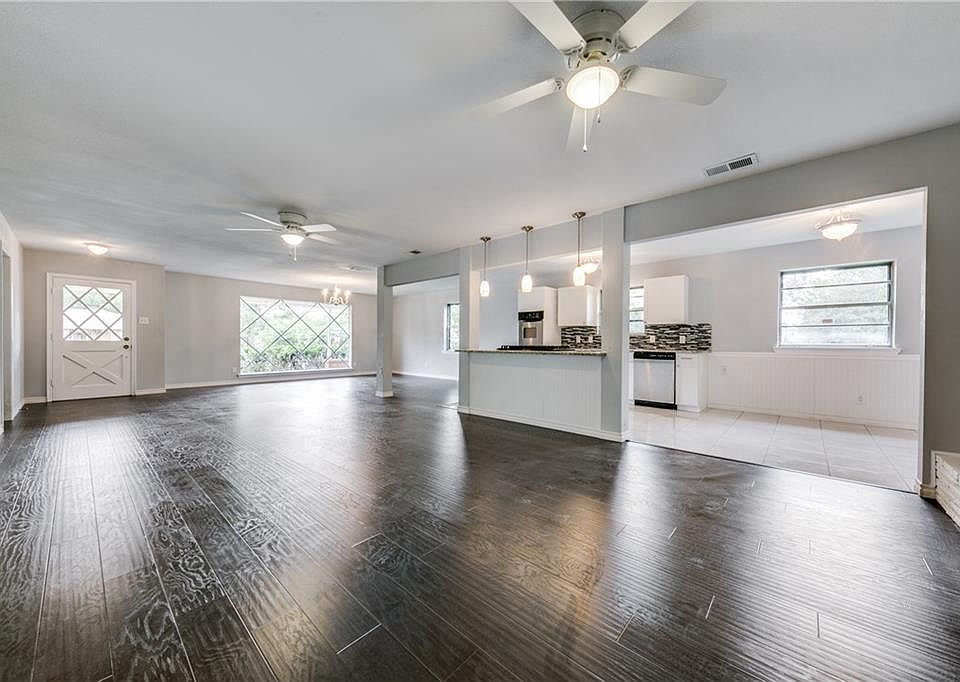 1st image of 8307 Foxwood Ln