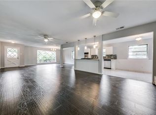 8307 Foxwood Ln, Dallas, TX 75217
