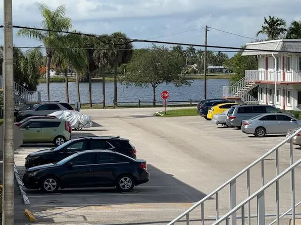 3280 Cynthia Lane #210, Lake Worth Beach, FL 33461