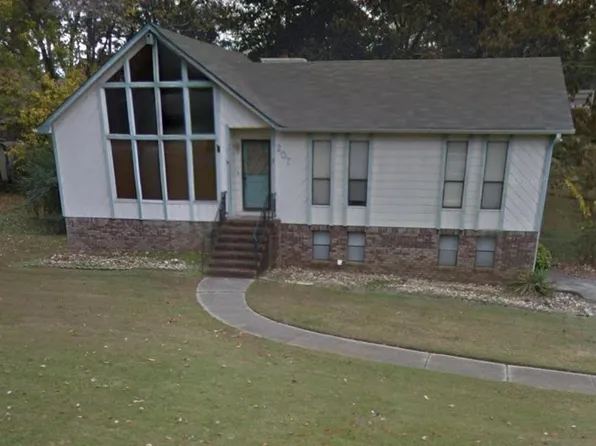 207 11th Pl, Pleasant Grove, AL 35127