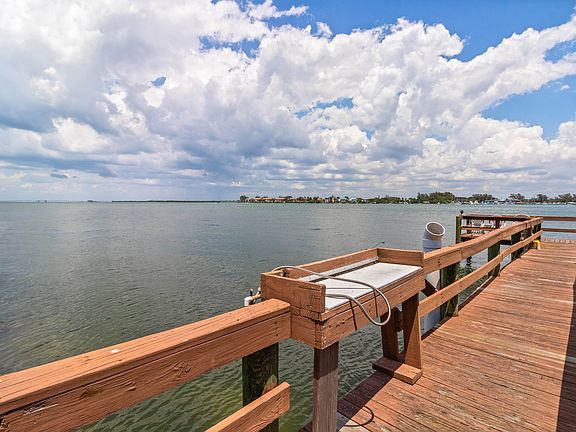 4th image of 611 Gulf Dr N #22