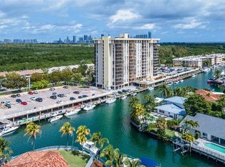 2500 NE 135th St #B408, North Miami, FL 33181