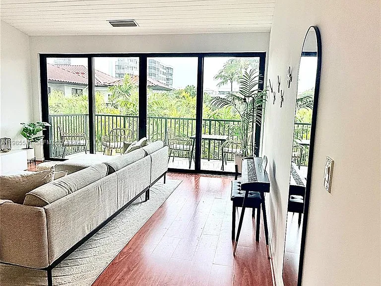 101 Ocean Lane Dr #4011 — Photo 4