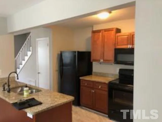 2 bed, 2.0 bath, 1150 sqft, $1,450 — Photo 2