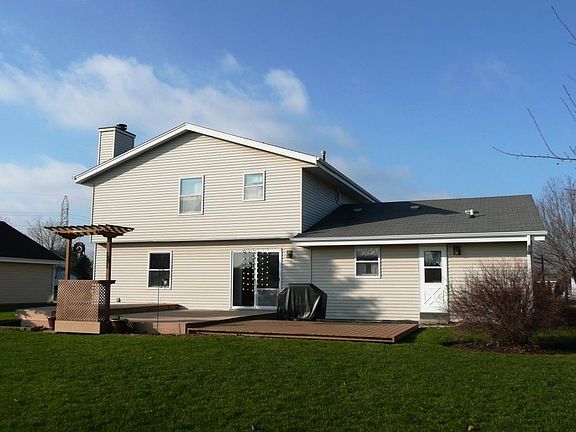 5th image of 9010 S Leah Ln