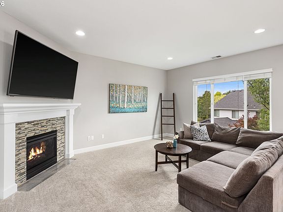3rd image of 1067 Parkside Ave