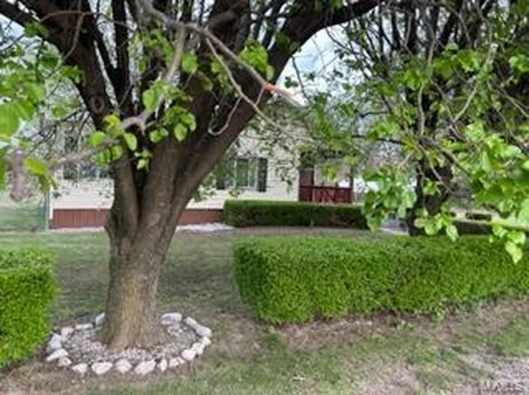 918 N 79th St, East Saint Louis, IL 62203